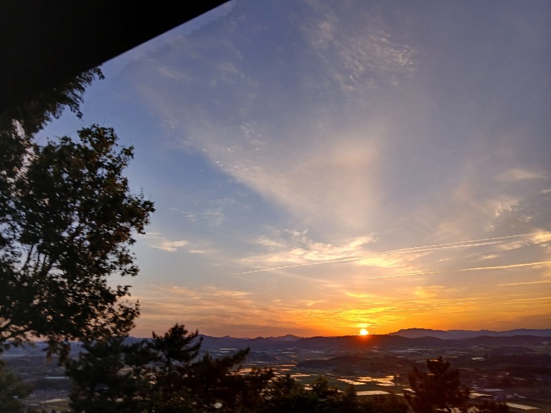 인의산 일출.jpg